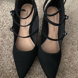Black pumps
